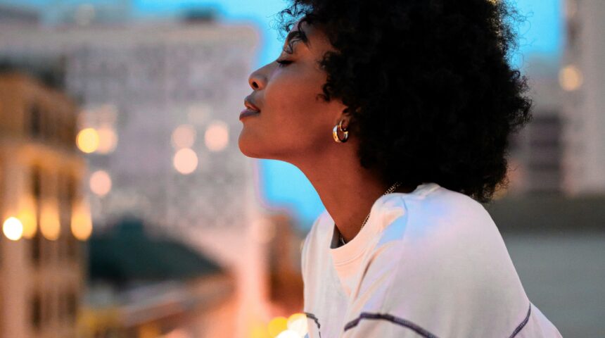 Mindfulness in Therapy: An Invitation to Notice Without Judgment 