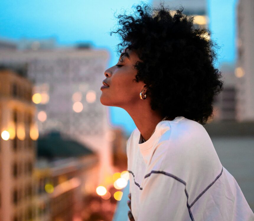 Mindfulness in Therapy: An Invitation to Notice Without Judgment 